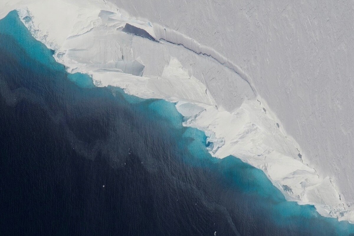 思韦茨冰川的关键冰架可能在五年内崩塌 - 1