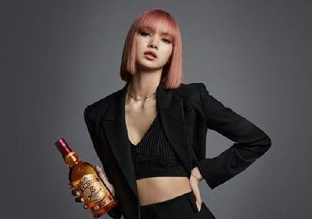 Lisa 拍摄酒类广告涉嫌违反泰国法律 相关部门正对此进行调查 - 1