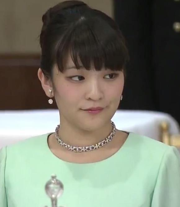 同是姐妹俩，真子佳子的王冠向纪子看齐，而绚子典子的各有特色 - 23