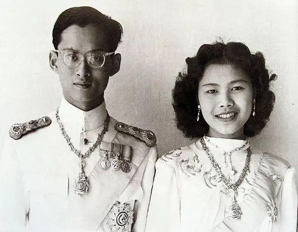 泰国最优秀的长公主生死未卜？泰国王室宫斗惨输的女性们 - 17