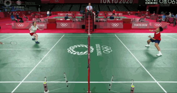 羽球中日对决再现争议:日本过网击球 中国挑战失败