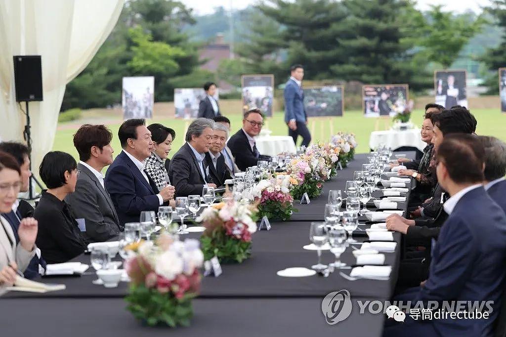 韩国总统宴请宋康昊等人：政府全力支持电影业，但不干涉 - 2
