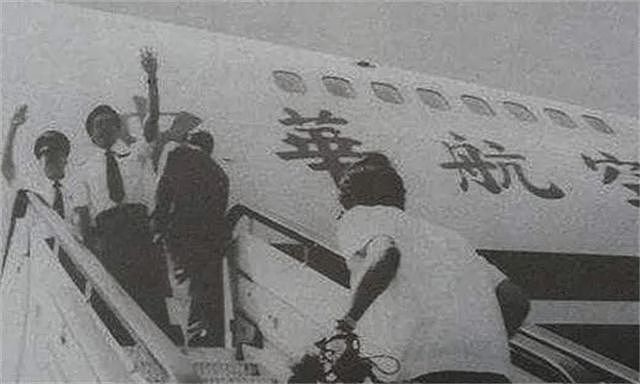1986年，台湾U2飞行员因思亲劫机直飞广州，后来结局如何？ - 1