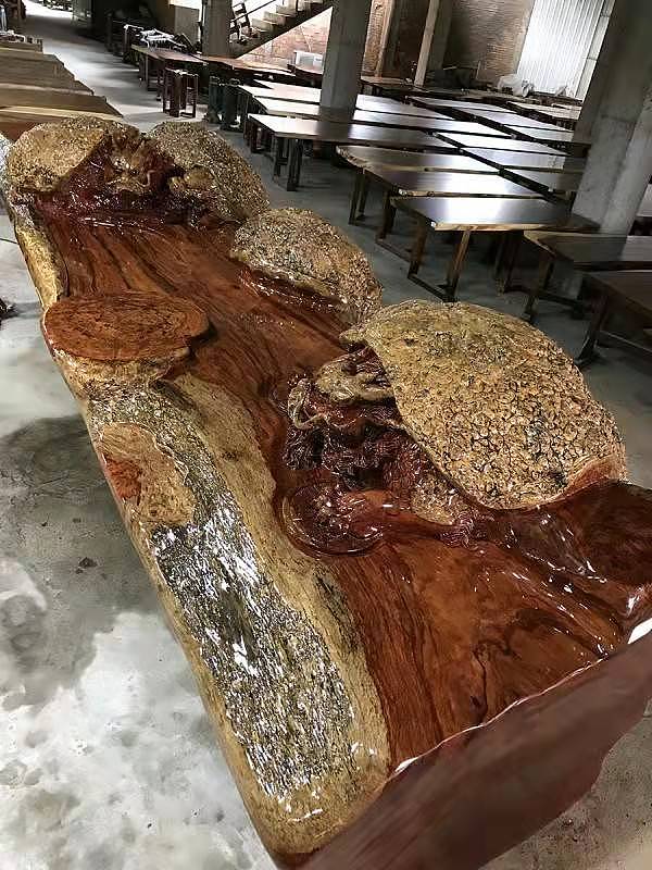 深圳土豪想买张大板桌，厂家开口就要一百万，土豪一气之下花五千买原木自己做 - 9