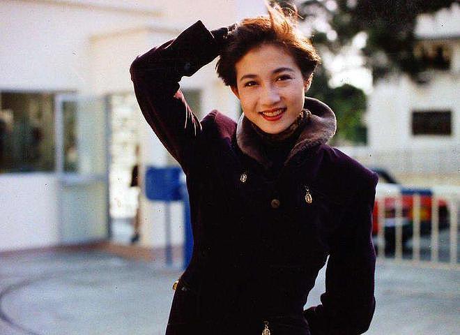 吴绮莉独自喝苦瓜汤，分享 1998 年旧照片忆苦思甜 - 8