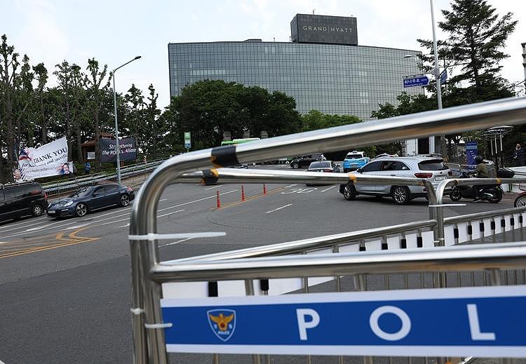 拜登安保人员醉酒后袭击韩国公民被捕 - 1