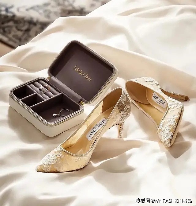 时尚 | Jimmy Choo为什么会成为女孩儿们的婚鞋首选？ - 9