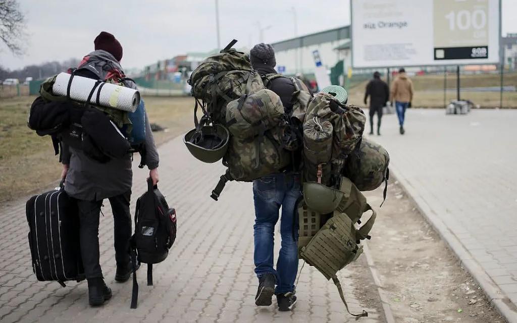 乌克兰雇佣兵：月薪 230 美元、无限期合同，我被骗了 - 1