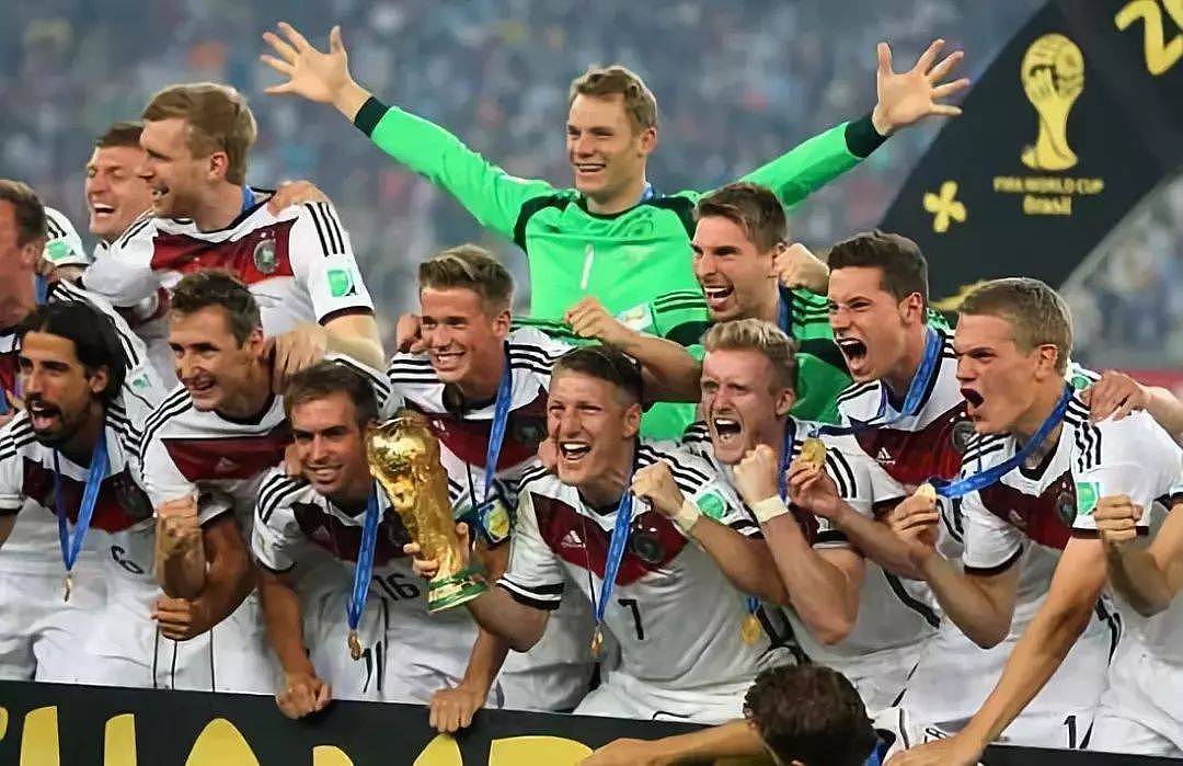 足球改变历史：伯尔尼奇迹，德国真正创建的日子 - 1