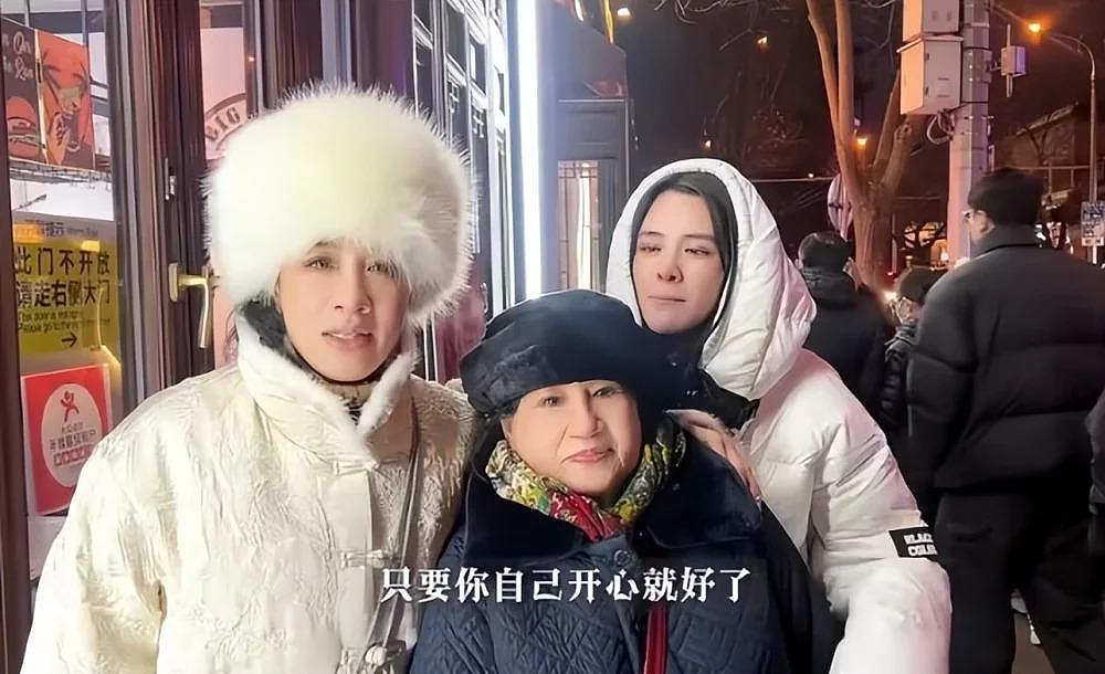 钟丽缇祖孙三代游玩北京，机场送别长女惹泪目 - 7