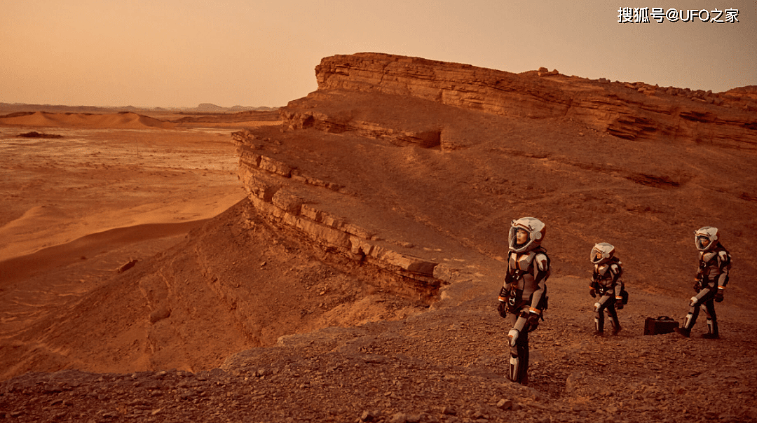 好奇号在火星盖尔火山口内移动，拍到多张异物照片，究竟是什么？ - 21