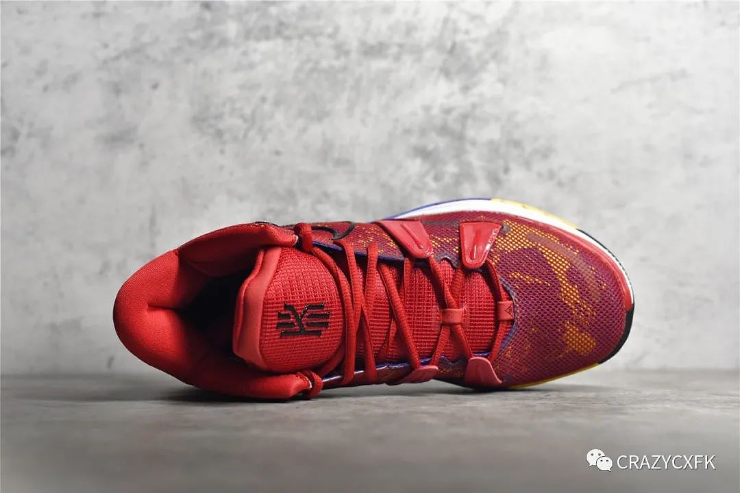 耐克 欧文 Nike Kyrie Irving 7 ICONS OF SPORT 英雄主题篮球鞋 - 3