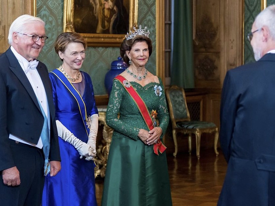 瑞典王室接待德国总统，77岁王后戴200年祖传皇冠出席，惊艳众人 - 1