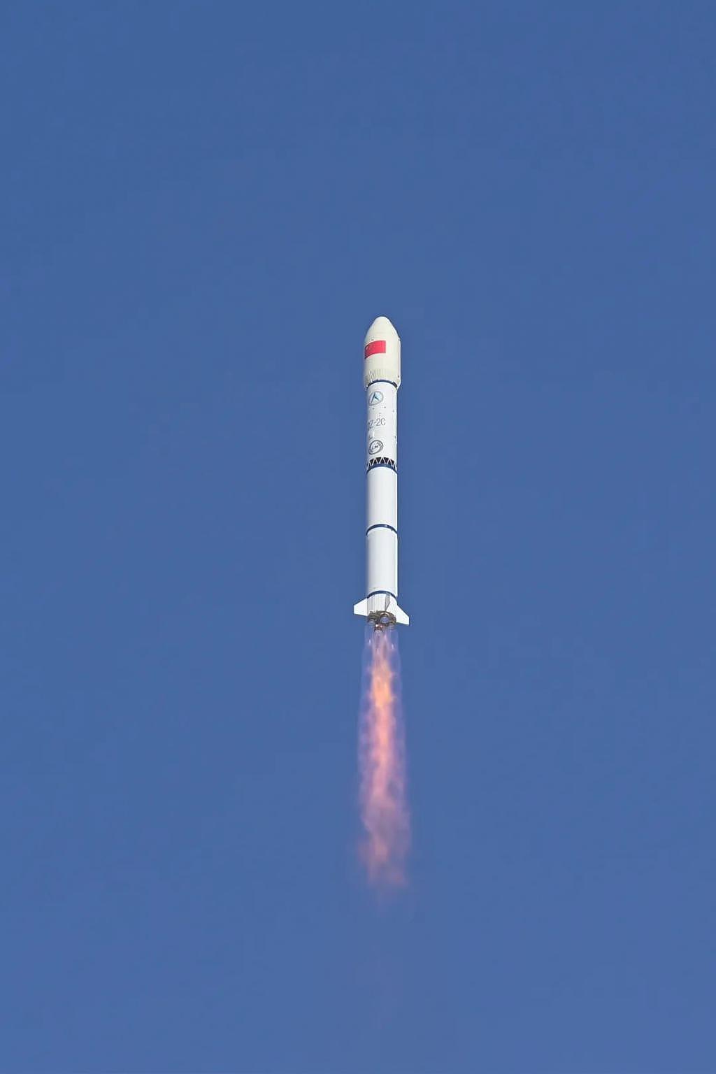 一箭三星！我国成功发射 3 颗低轨通信试验卫星 - 2