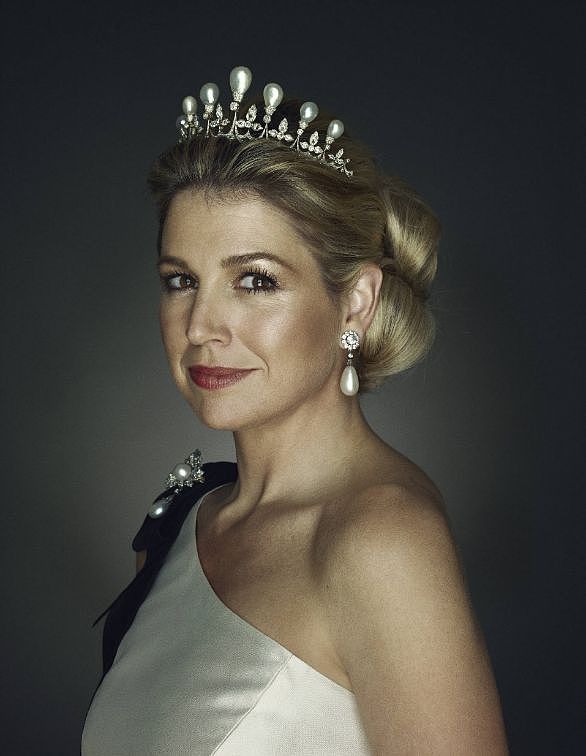 荷兰王后：人高马大气场足，撑得起王冠华服，奢华珠宝不输英女王 - 18