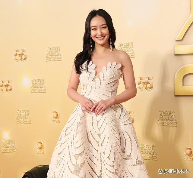 TVB 颁奖礼红毯太精彩：踩裙子、争位置，明星现场上演宫心计 - 29