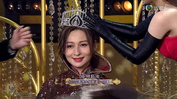 2022 年香港小姐冠军：香港“第一美男”的女儿 - 1
