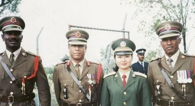 “中国第一警花”：16岁被特警队破格录取，23岁嫁给了成都保安 - 16