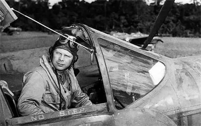 二战的“招摇”爱情：飞行员将恋人照片贴在机身，击落了40架敌机 - 3