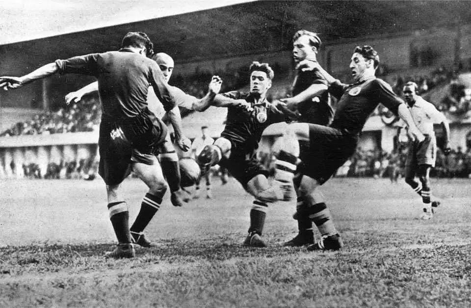 1934世界杯囧事：决赛前收到紧急电报，不拿冠军就枪毙 - 13