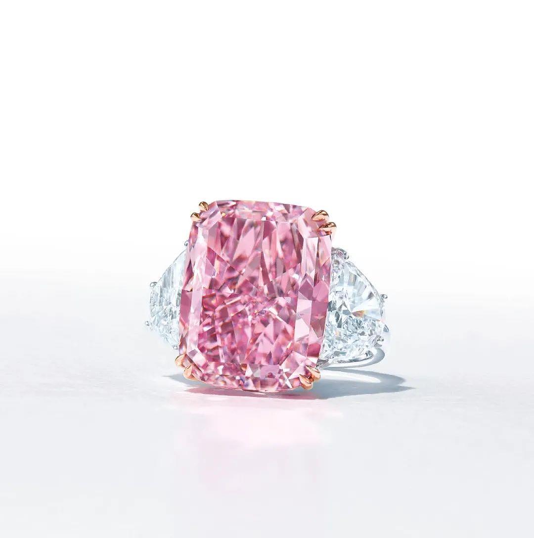 佳士得将举行“香港瑰丽珠宝”拍卖，世上最大内部无瑕艳彩紫粉色钻石吸睛 - 2