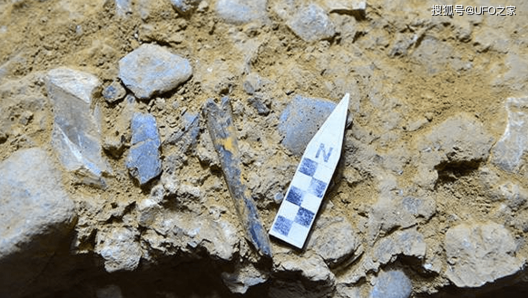 青藏高原曾发现22万年前的手印，印在石板上清晰可见，谁留下的？ - 11