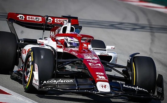 首秀拿分 周冠宇成为F1首个中国巨星？ - 10