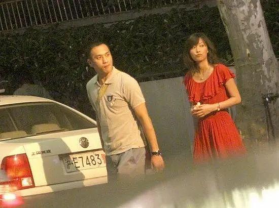 “最危险闪婚”夫妻，已经恩爱了 11 年 - 4