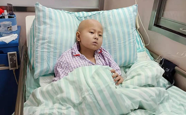 安徽6旬老人患上肺癌，得知7岁孙子得了白血病之后，他拔掉了针管 - 23