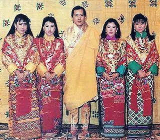 亚洲颜值天花板的不丹王室，一生爱一人的故事是真的吗 - 38