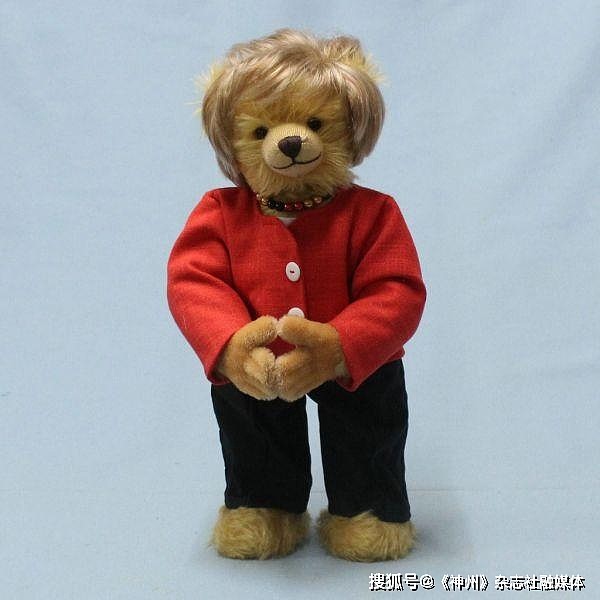 德国玩具公司推出纪念版“默克尔泰迪熊” - 1