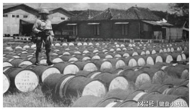 日本投降后，中国士兵打开日军仓库，里面的东西让人气得破口大骂 - 4