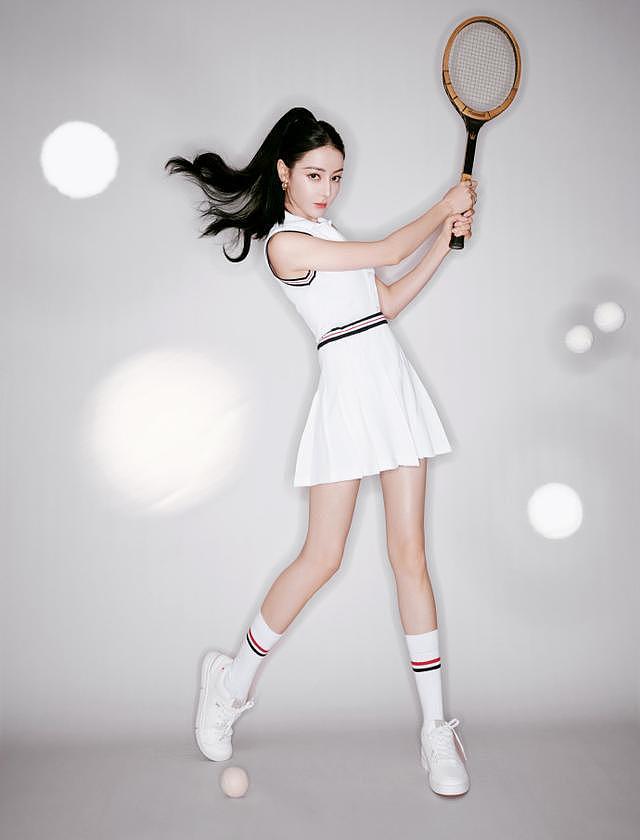 迪丽热巴网球少女造型甜酷满分 活力生风张扬动感 - 7