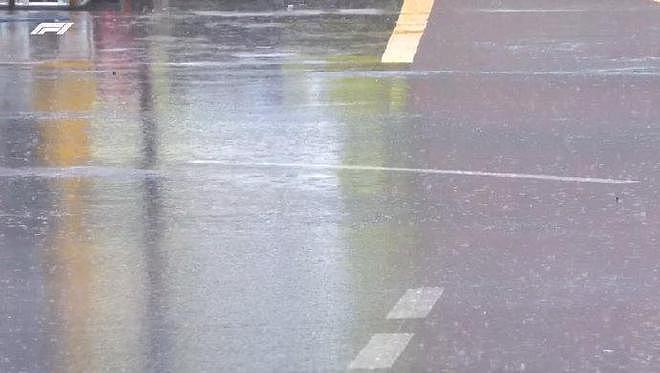 F1摩纳哥站:雨中激战佩雷兹夺赛季首冠 周冠宇第16