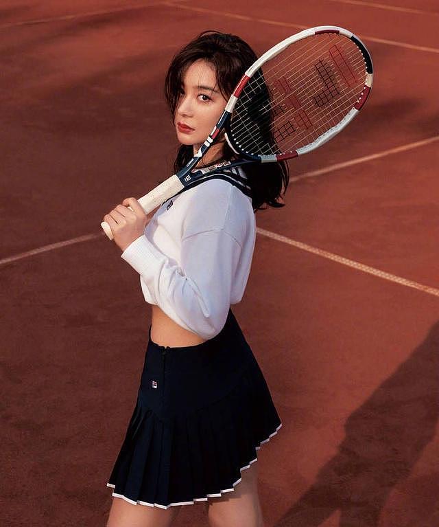 袁姗姗网球运动风写真释出 穿短衫露腹肌长腿身材好 - 2
