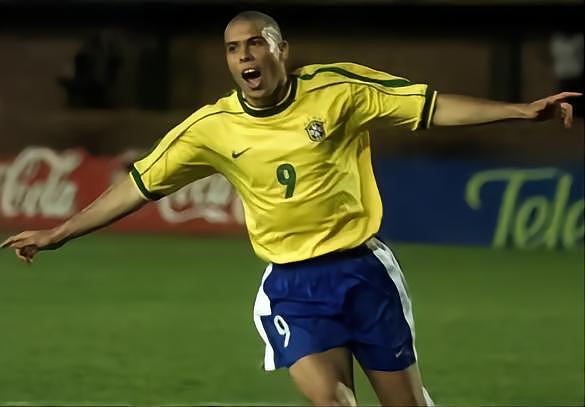 从什么时候开始，巴西球员的华丽足球成为了世界足坛的异类 - 10