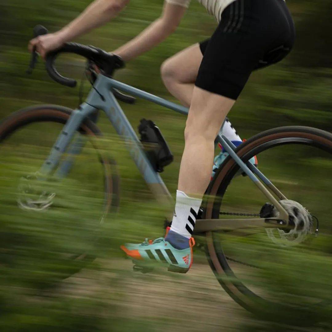 谁说Gravel不能鲜艳亮丽 Adidas推出The Gravel Cycling骑行鞋 - 2