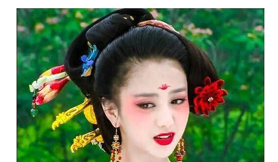 满头金簪古代贵族造型：佟丽娅好看，李沁颜王，热巴冷艳 - 5