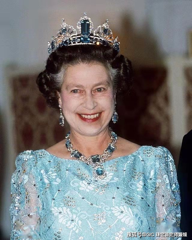英女王炫丽珠宝库，这才是赤裸裸地炫富，一起鉴赏皇家版珍藏首饰 - 7