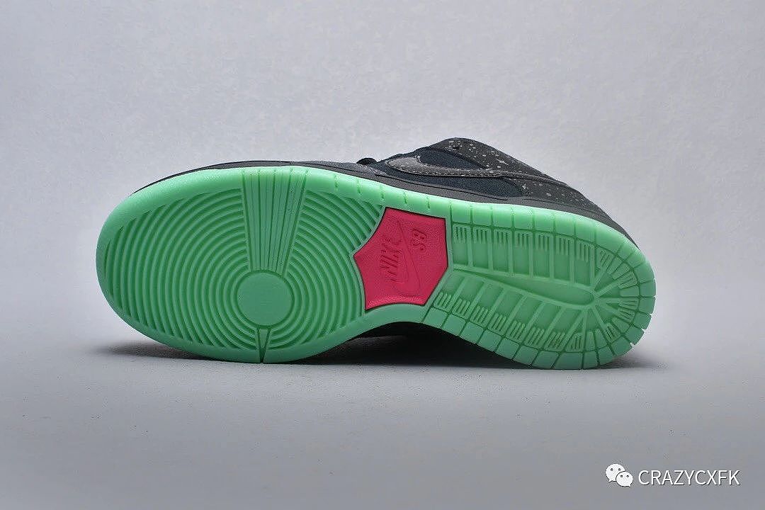 耐克 Premier x Nike SB Dunk Low Yeezy 北极光黑粉银河夜光板鞋 - 3
