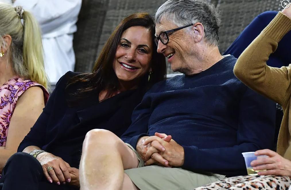 比尔 · 盖茨恋上​ 60 岁新女友！女方不仅千亿身家，还是竞品公司总裁遗孀 - 4
