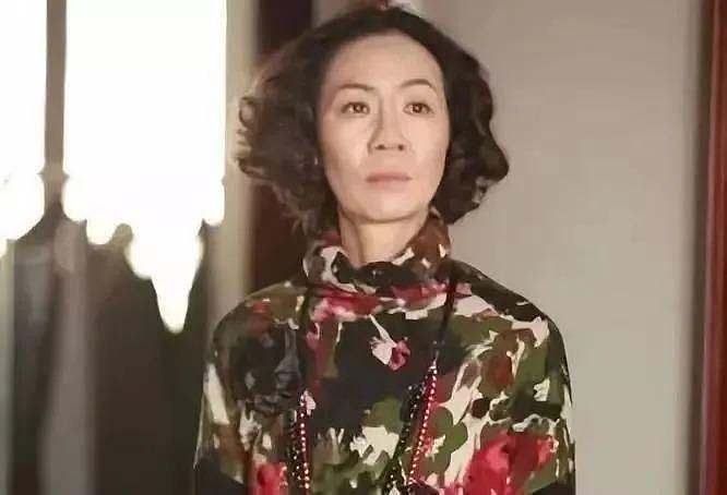 她是“中国最丑女演员”，凭什么嫁入豪门，成为阔太？ - 18