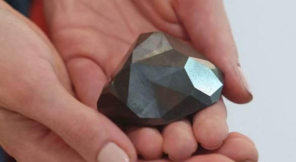 预计500万英镑！555.55克拉世界最大切割钻石将拍卖 - 3