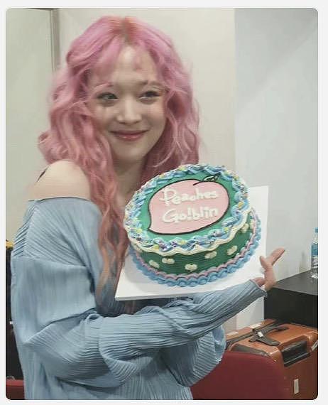 崔雪莉 28 岁生日当天，网友：我们都很想水蜜桃公主，与生前评论大相径庭 - 6