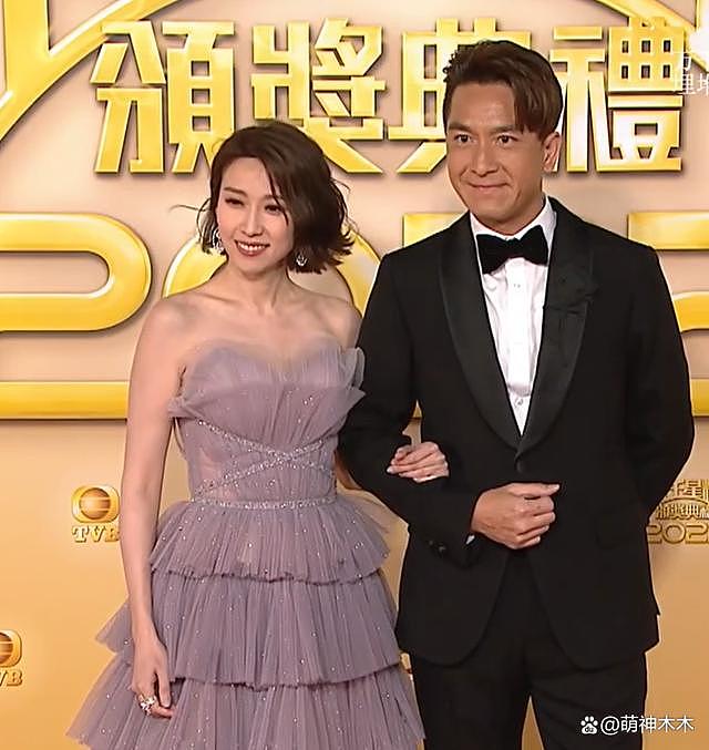 TVB 颁奖礼红毯太精彩：踩裙子、争位置，明星现场上演宫心计 - 2