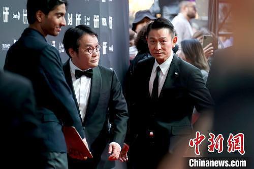 刘德华、宁浩携新片《红毯先生》亮相多伦多国际电影节 - 2