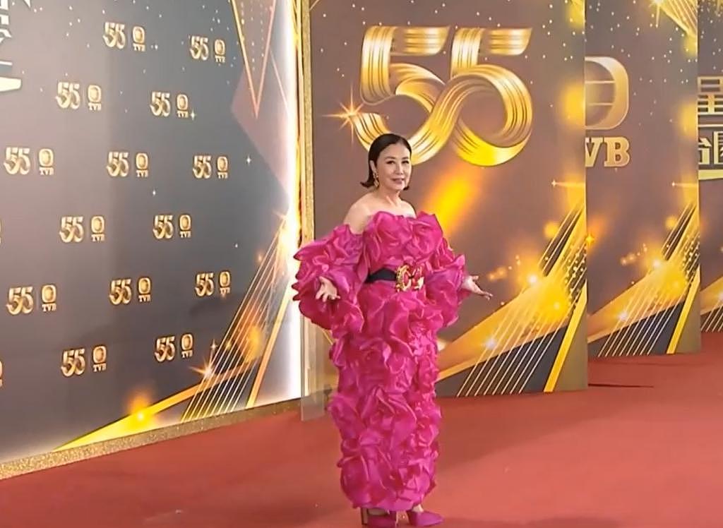 TVB 台庆红毯：女艺人一个比一个敢穿，视帝谭俊彦全场最土 - 29