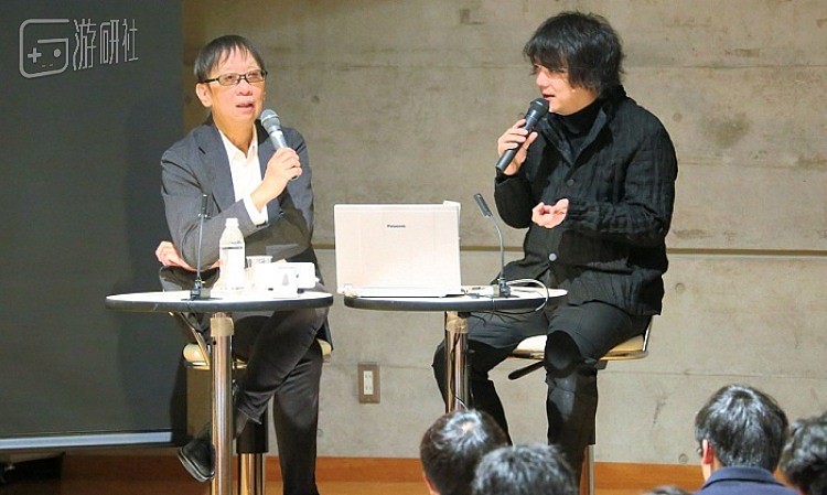 主持人对堀井雄二（左）的采访