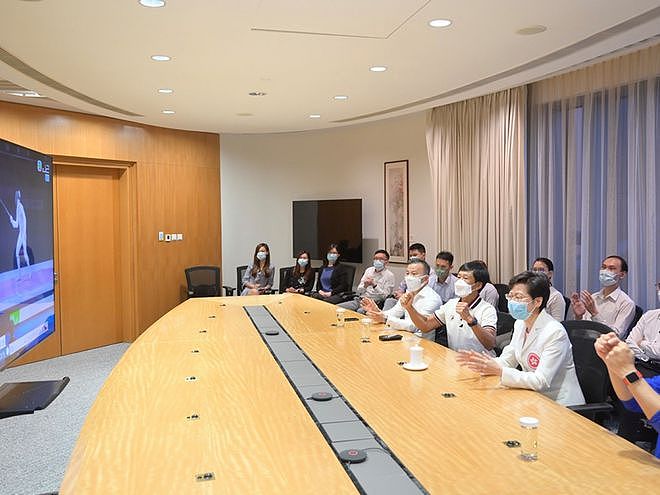 林郑月娥呼吁香港市民观看张家朗决赛 迎来第二金 - 2