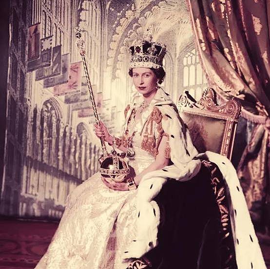 欲戴王冠必承其重：比利时王后头上别着几十个别针，头皮被扯出血 - 8